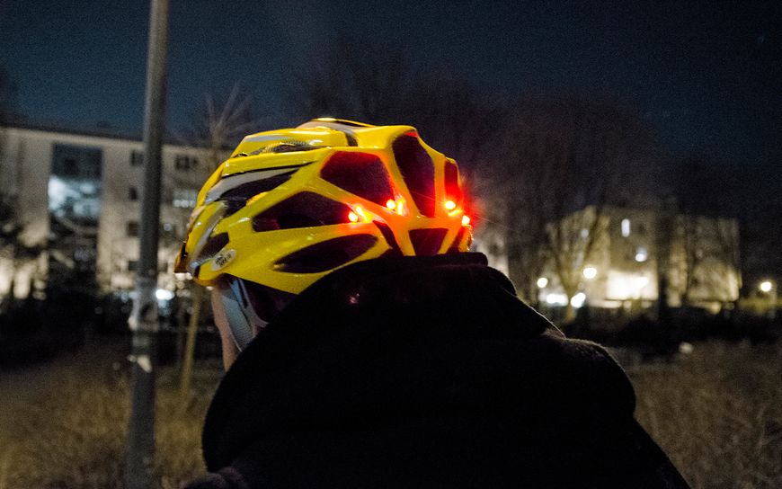 Фонарь велосипедный 4 LED лампочки "HELMET" на велошолом 88305-IS фото